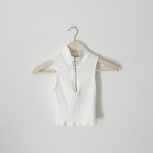 LIKE NEW! FASHION NOVA! WHITE RIBBED CROP TOP!